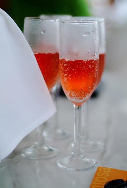  A burst of sparkling champagne mixed with heavenly peach nectar.