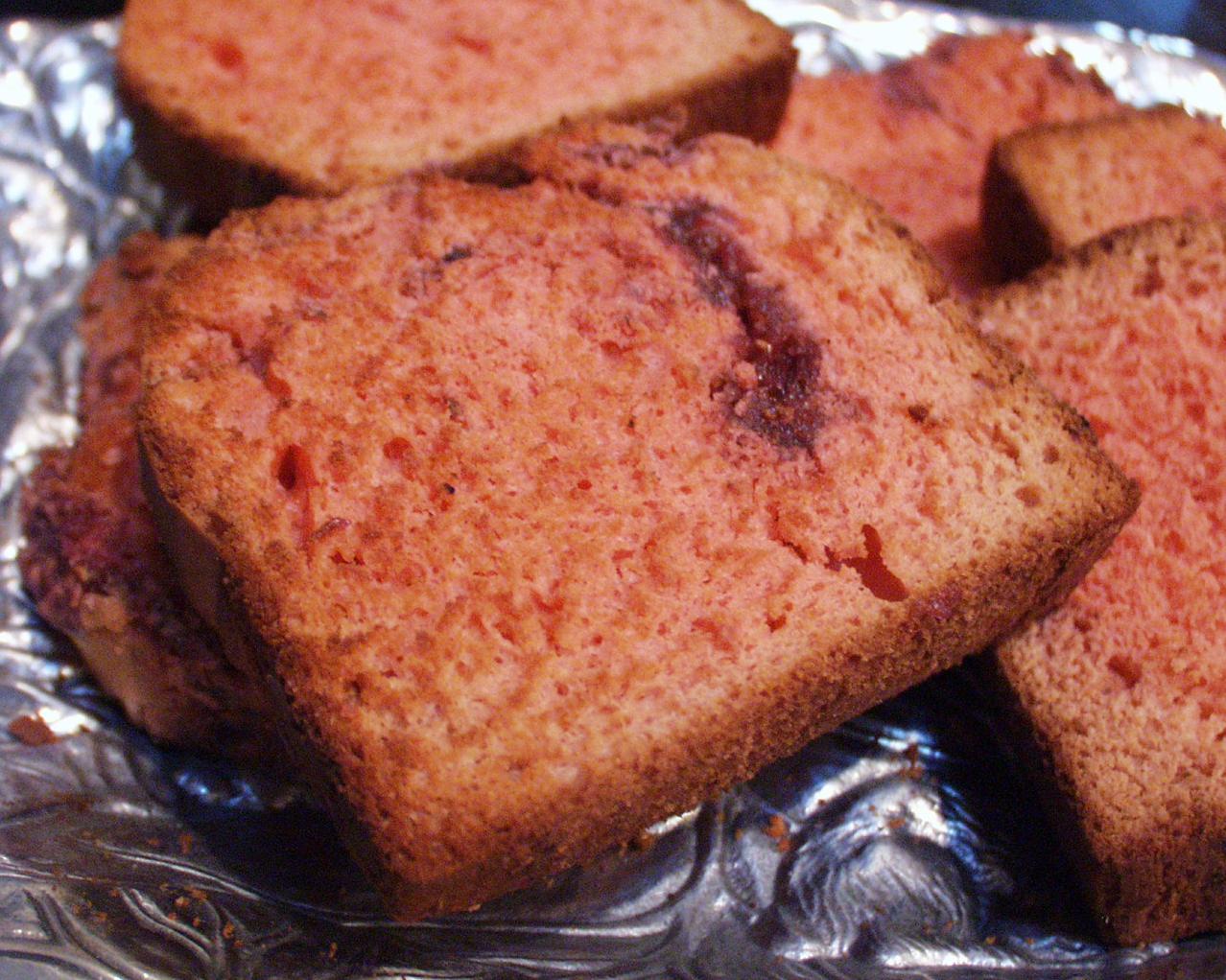  A classic toast is good, but a Raspberry Wine Toaster Bread is even better!