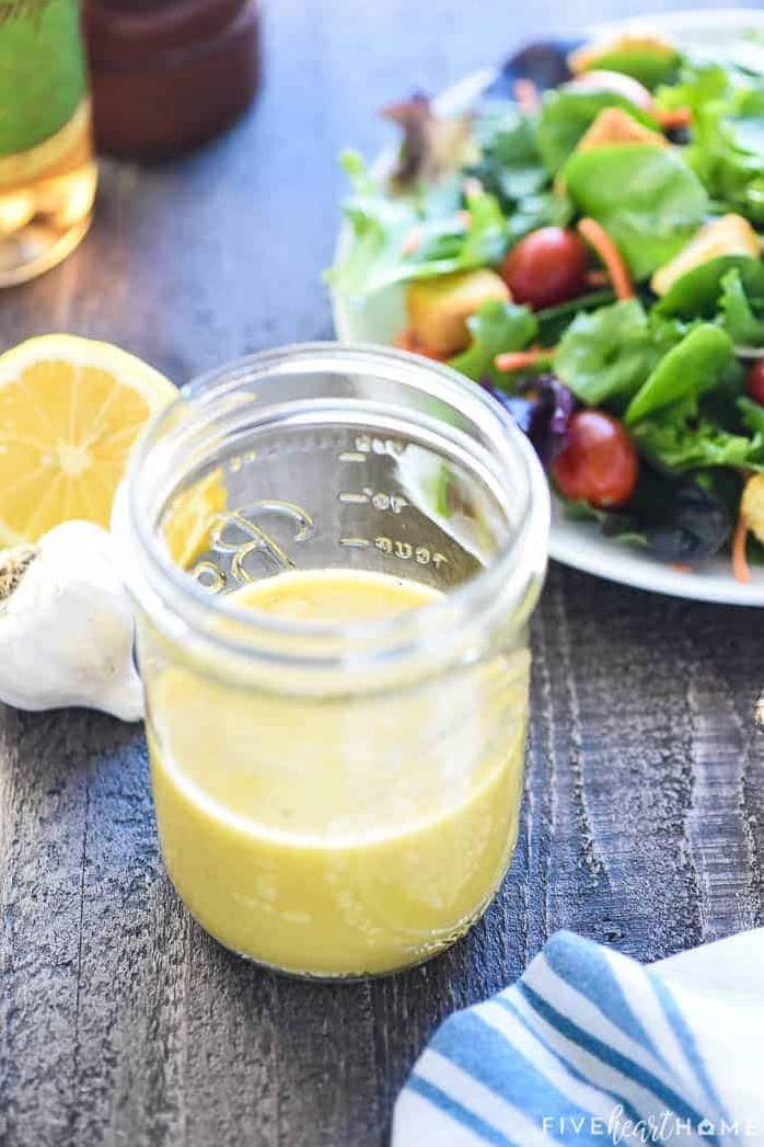  A flavorful dressing that will make you feel like you're on top of the world – champagne vinaigrette, coming your way! 🥳🎉