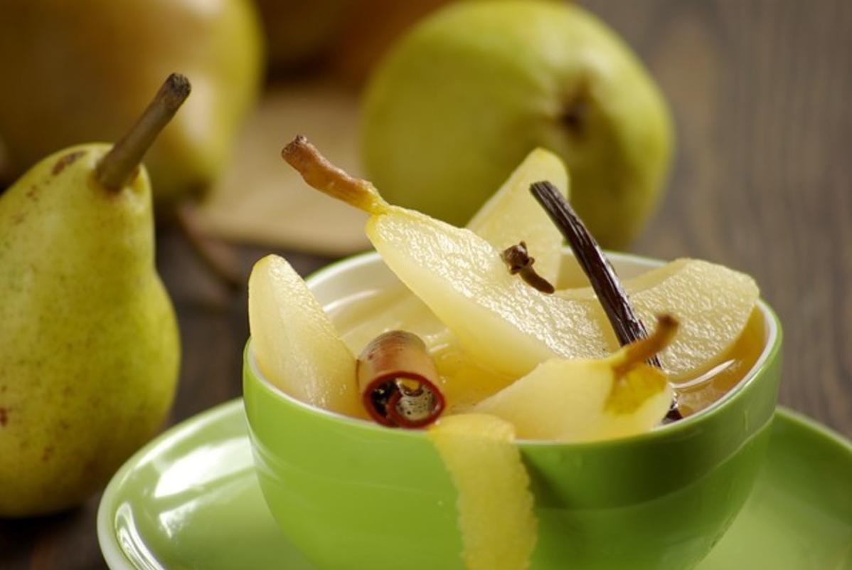  A fragrant blend of cinnamon, cloves, and vanilla elevates the natural flavor of the pears.