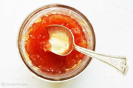  A jam that's bursting with juicy apricots and crisp Riesling.