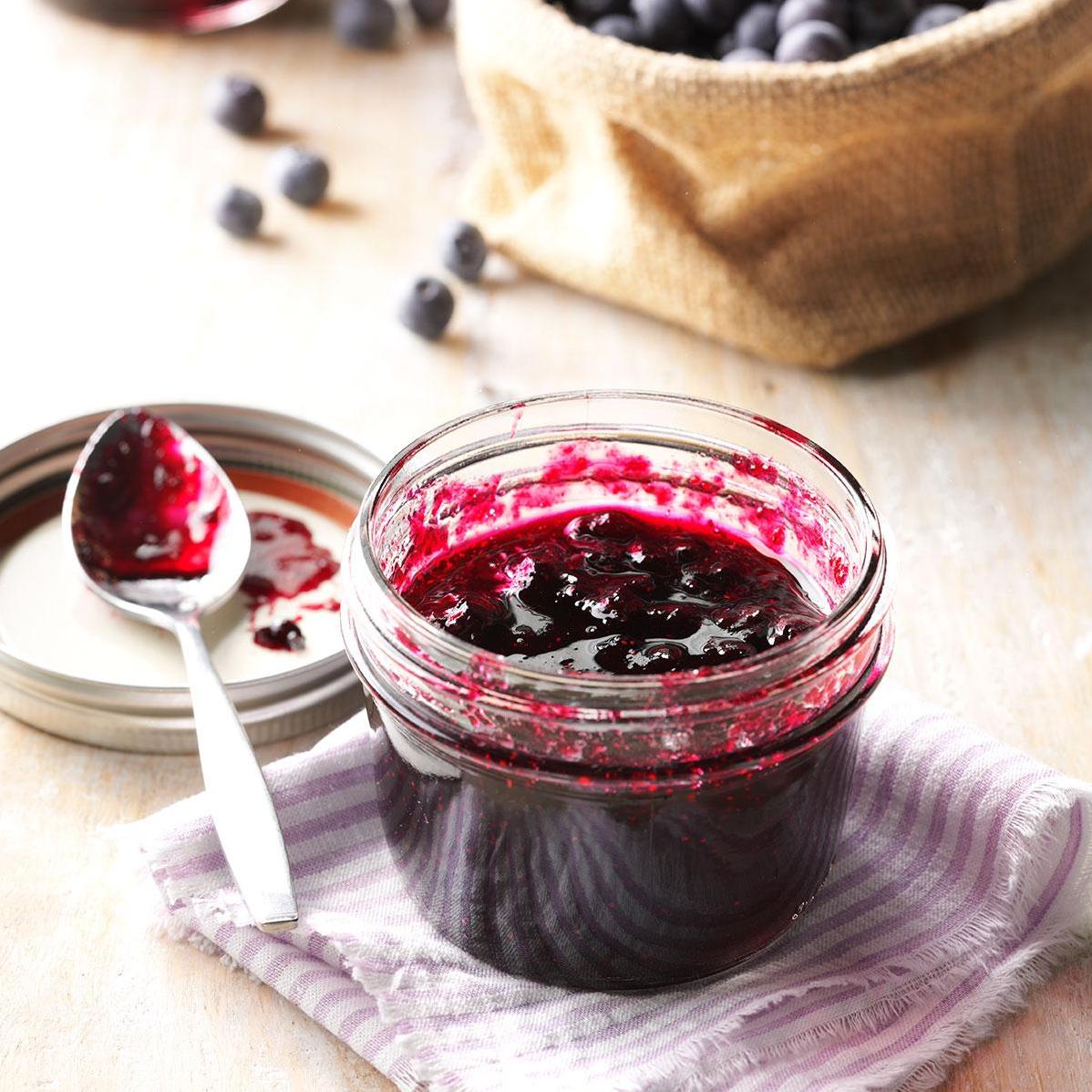  A jar of blueberry wine jam, a perfect gift for any wine lover!