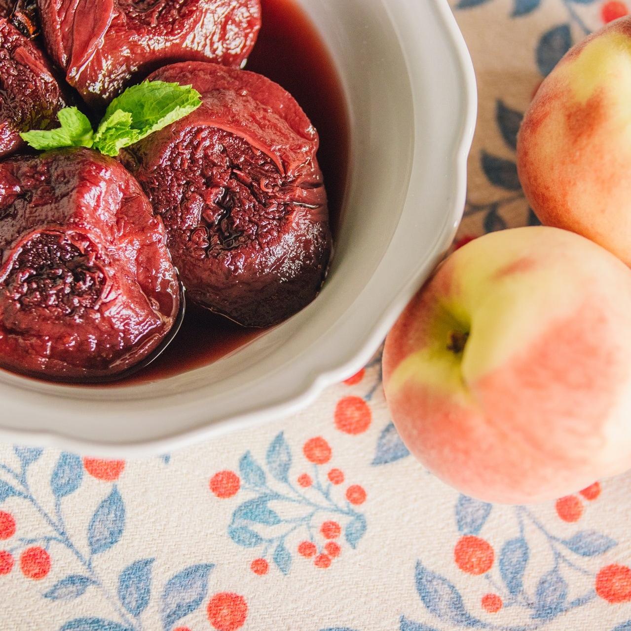  A match made in heaven: peaches and red wine.