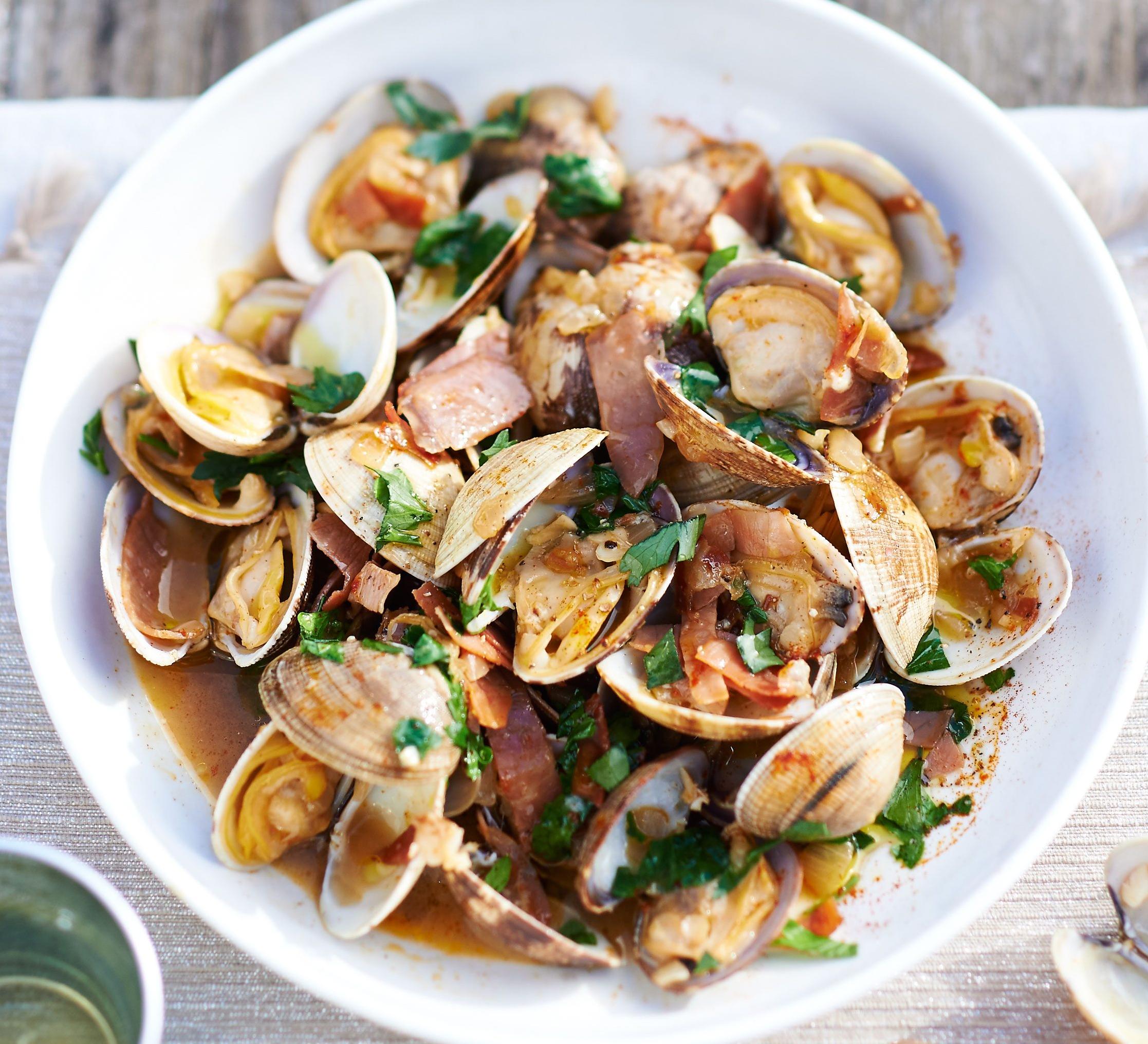  A perfect match for a crisp white wine, this dish is a seafood lover's dream.
