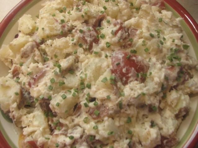  A refreshing bowl of tangy potato salad with red wine vinegar.
