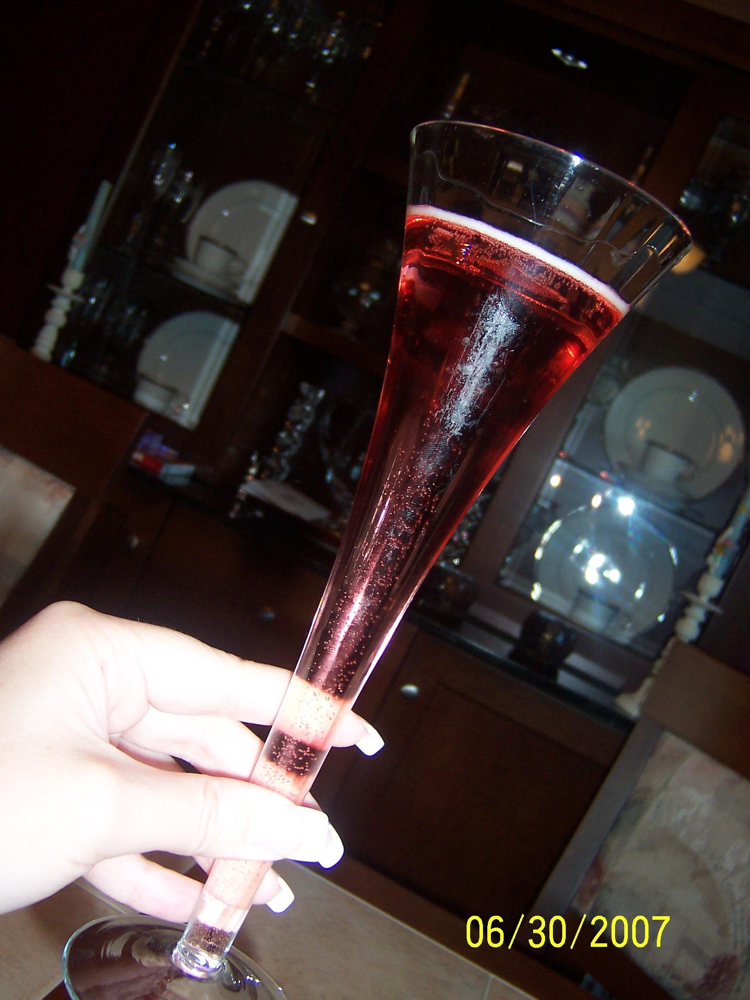  A splash of cassis turns your ordinary champagne into a sophisticated cocktail!