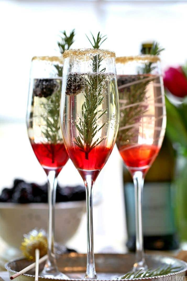  A visually appealing cocktail that will add a touch of elegance to any cocktail party.
