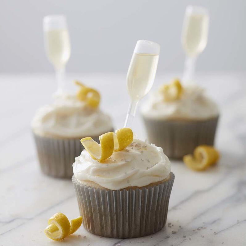  Add a touch of bubbly to your dessert table with these Champagne cupcakes.