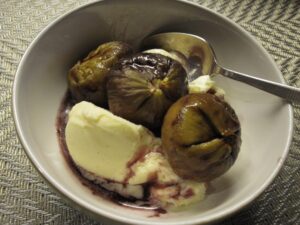 Baked Figs in Brandy and Wine Syrup