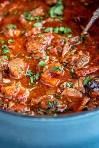 Beef in Tomato-Wine Sauce