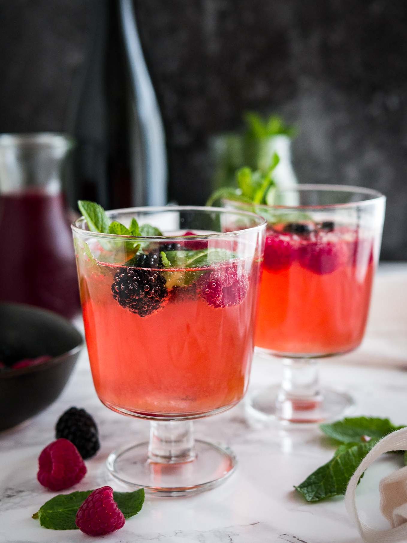 ) Sweet & Fizzy: The Perfect Berry Champagne Soda Recipe
