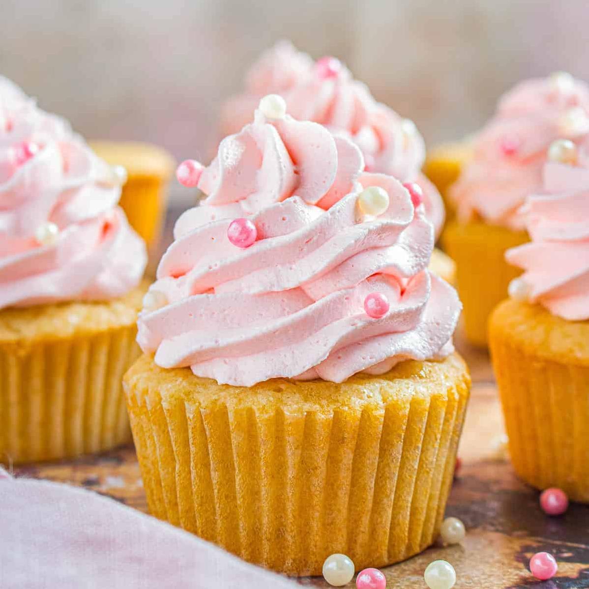  Celebrate any occasion with these adorable mini cupcakes.