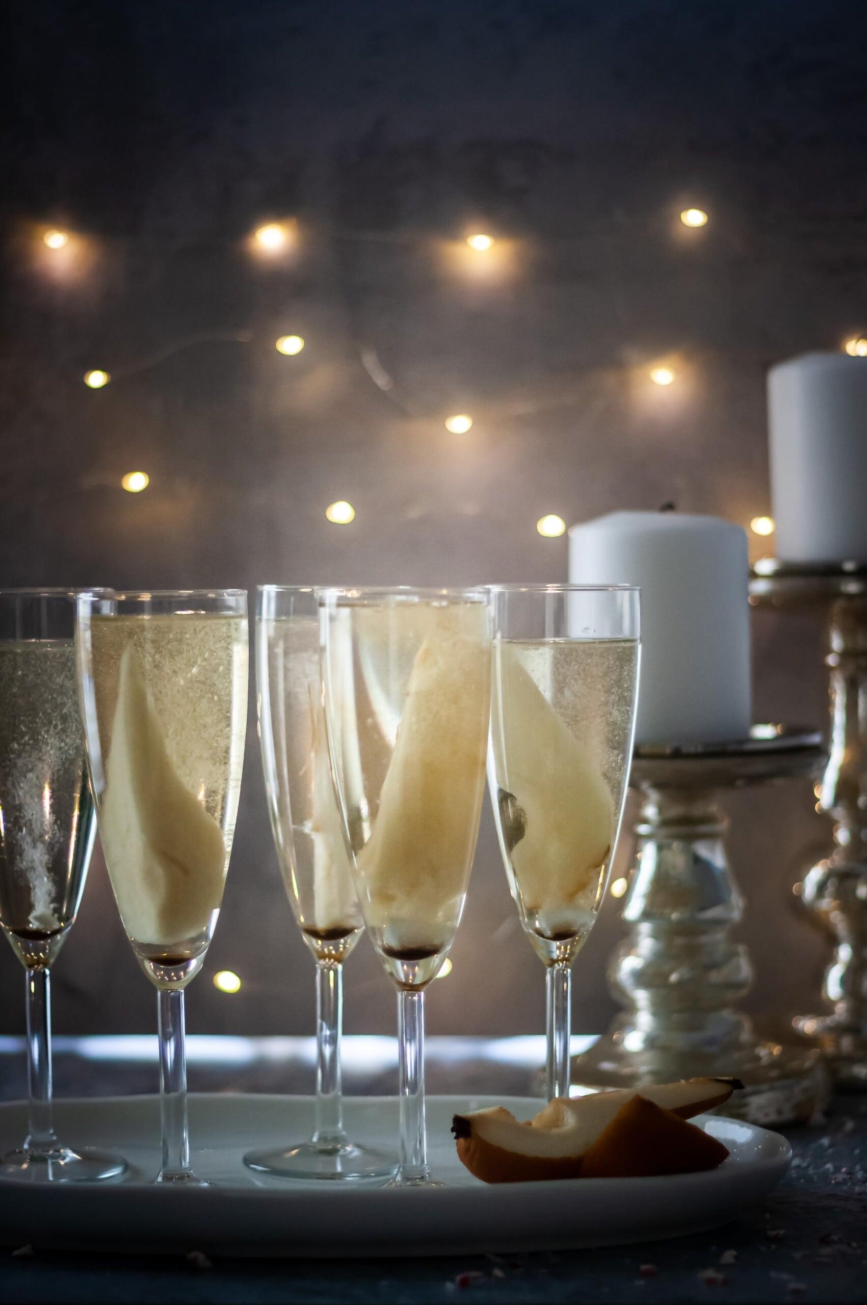  Celebrate in style with a glass of vanilla champagne!