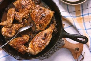 Chicken in Red Wine with Raisins