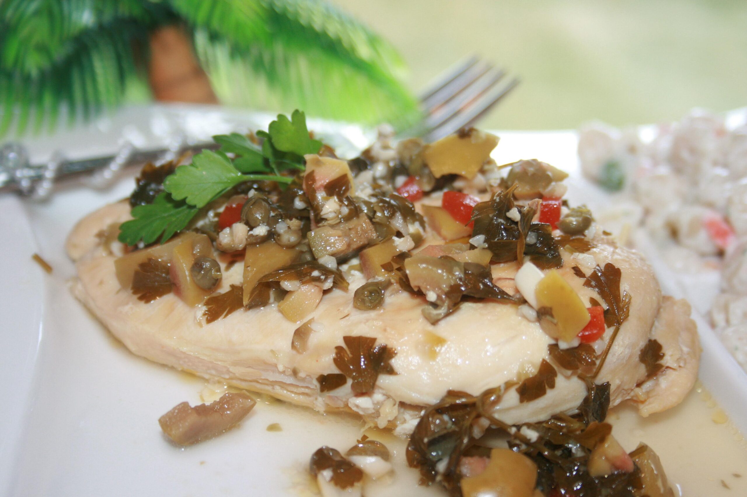 Chicken With Olives and White Wine Sauce