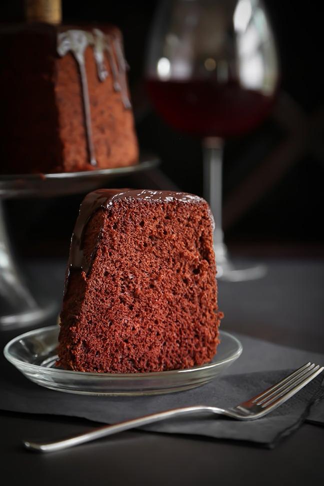 Chocolate-Wine Sponge Cake
