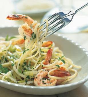  Dive into a plate of deliciousness with our shrimp and leek linguine.