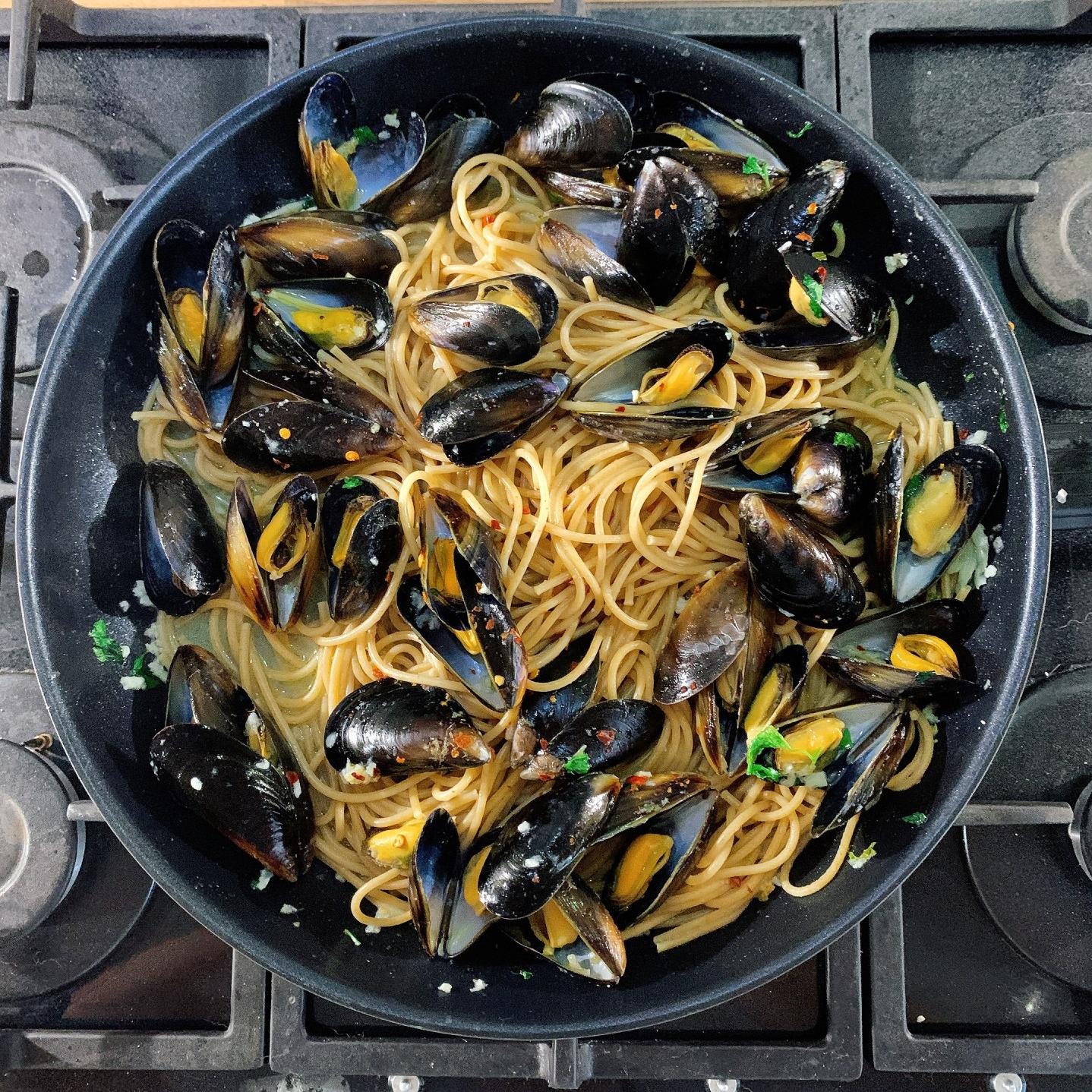  Don't be shellfish, share this amazing spaghetti dish with your loved ones.
