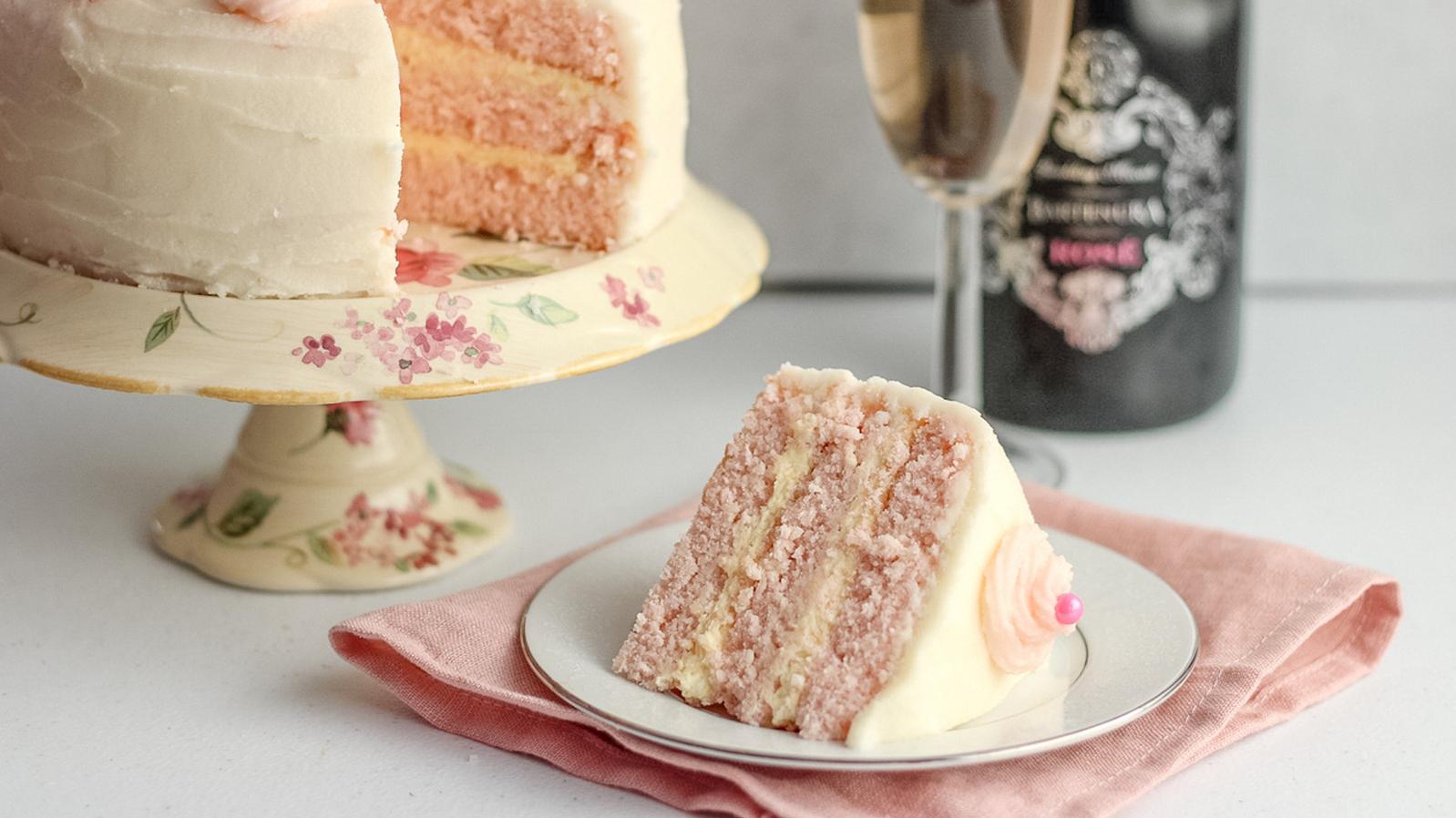  Each slice of this cake is like a sip of bubbly, with a delicate champagne flavor and a light, fluffy crumb. 🥂✨