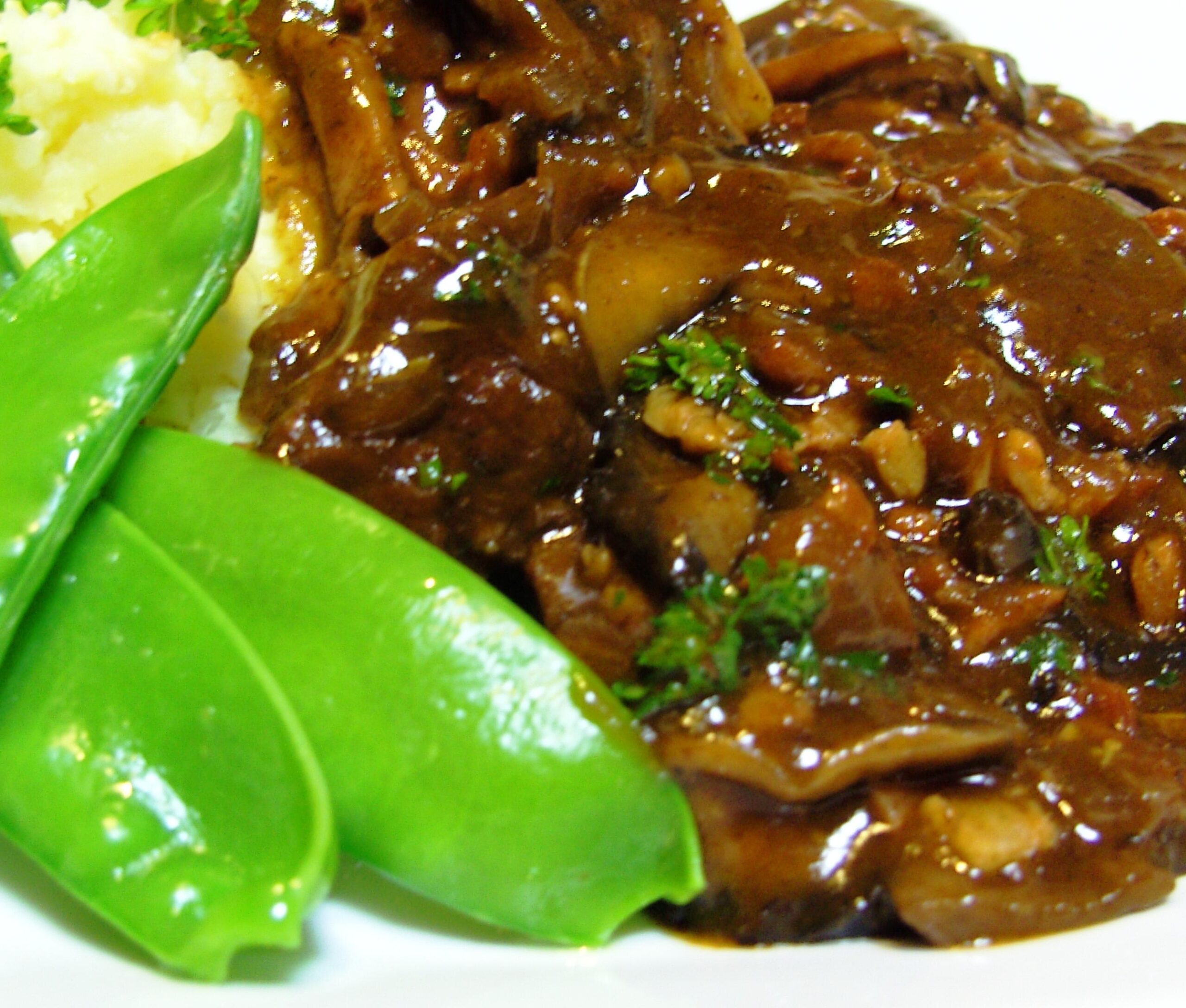  Get ready for a burst of flavor with this beef and mushrooms in red wine sauce!
