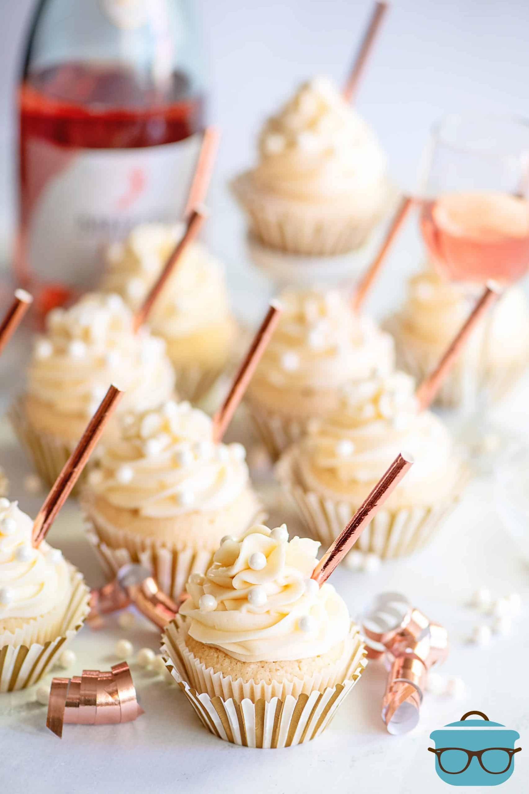  Get ready to pop the bubbly with these delightful Pear Champagne Cupcakes!