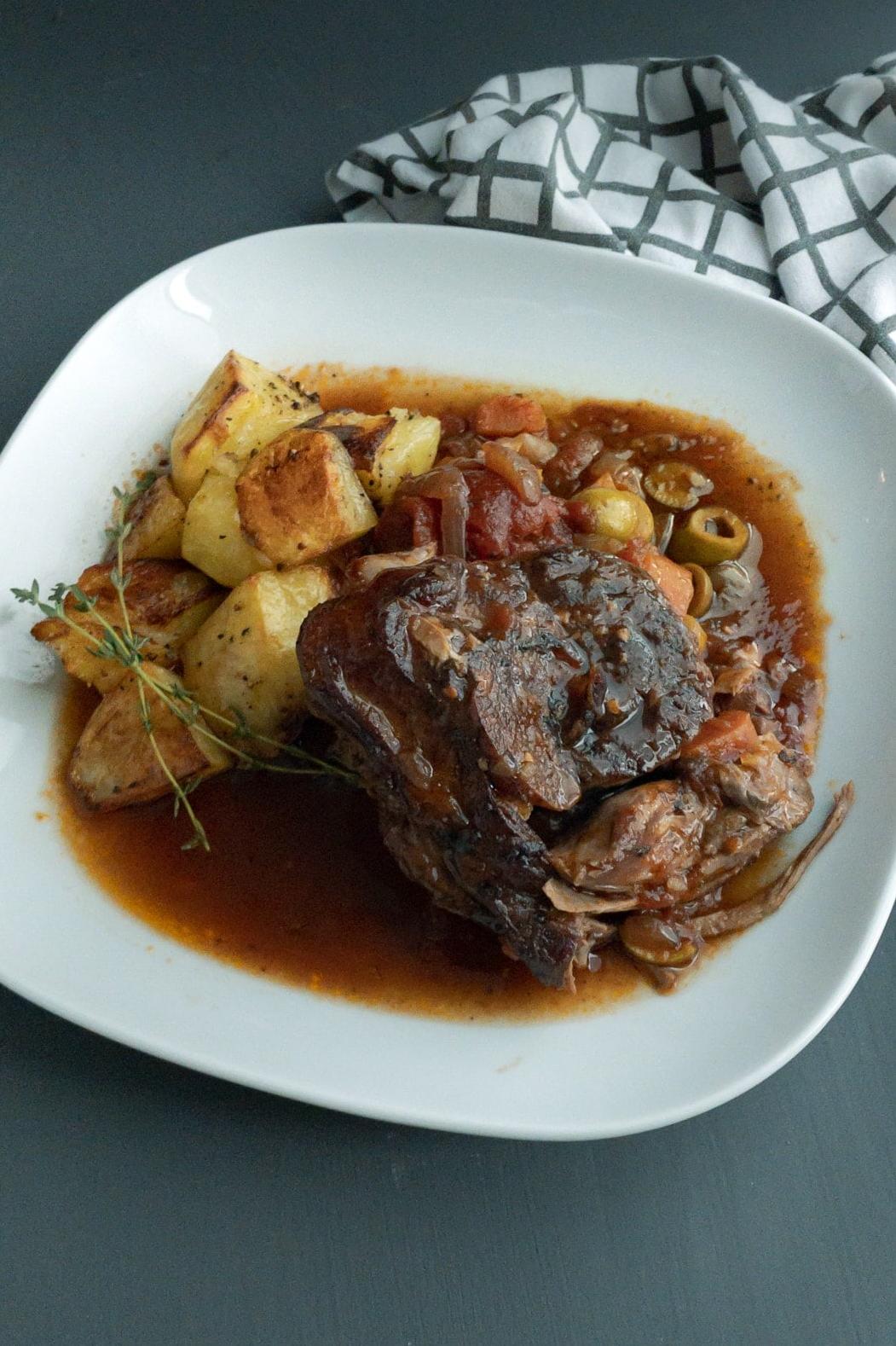  Impress your guests with this perfectly roasted lamb.