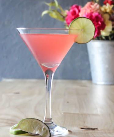  Indulge in the lush flavors and undeniable glamour of this festive drink.