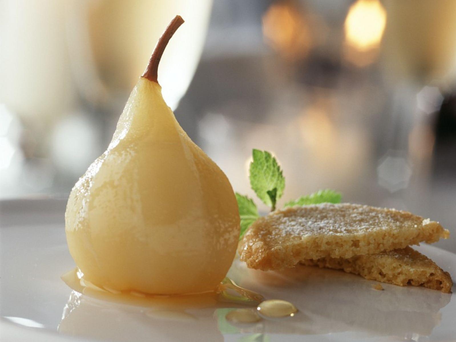  Infuse your pears with the aromatic and crisp flavors of white wine