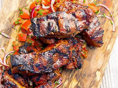  Infused with the fruity flavor of red wine, every bite of these ribs is packed with bold, unforgettable taste.