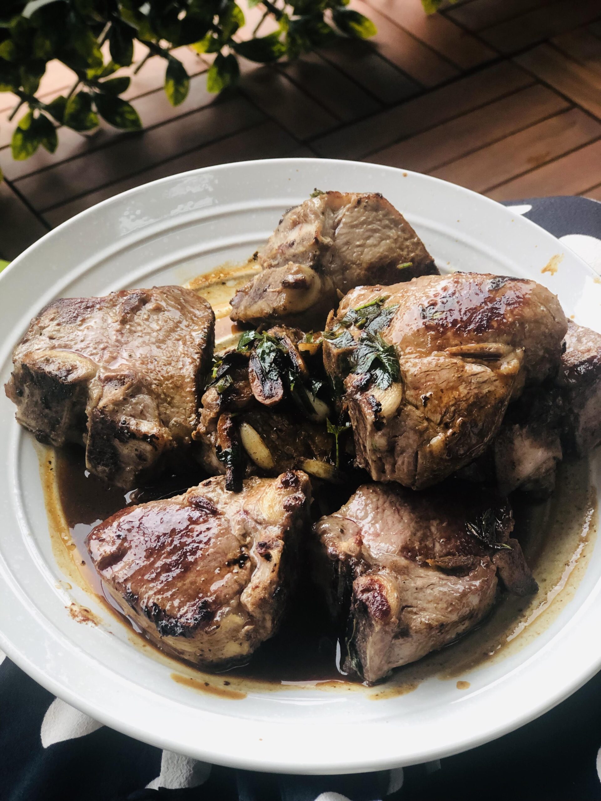  Let the aroma of slow-cooked lamb chops with white wine take over your kitchen.
