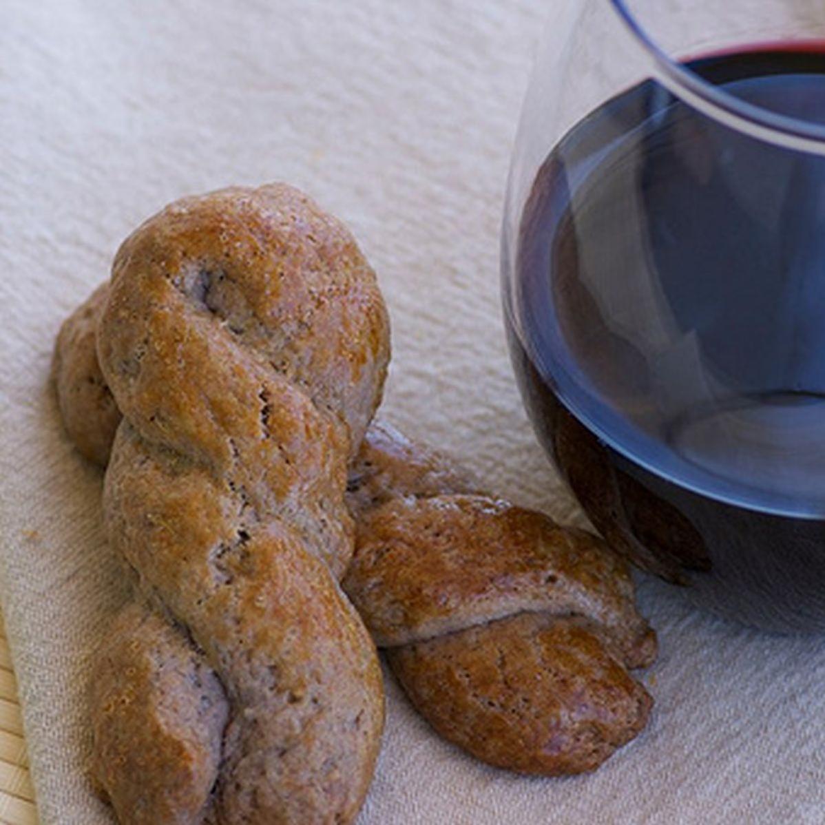  Looking for a sophisticated snack to impress your guests? Look no further than these homemade wine crackers.