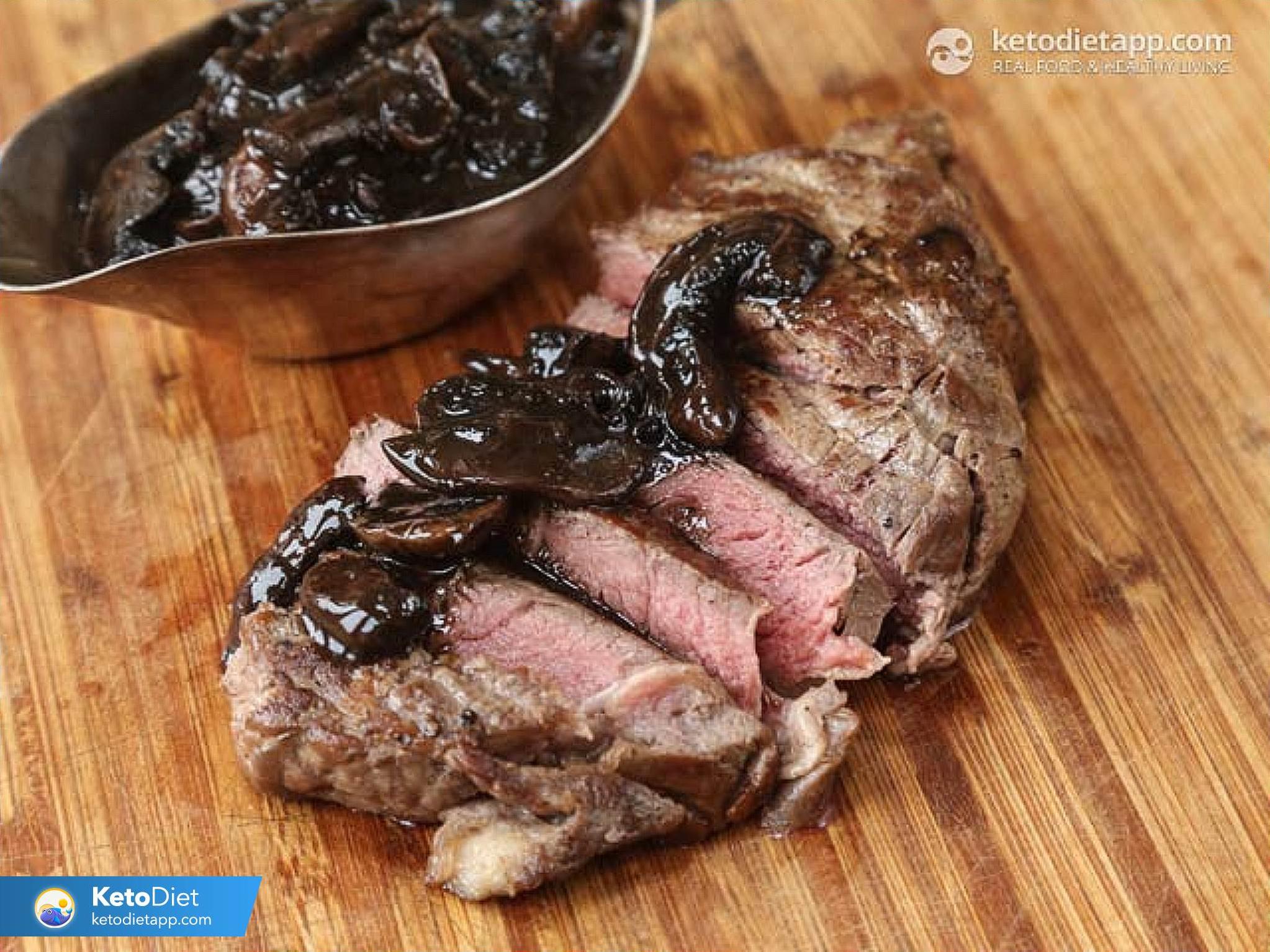 Low Carb Grilled Steak With Red Wine Sauce - 0 Net Carbs