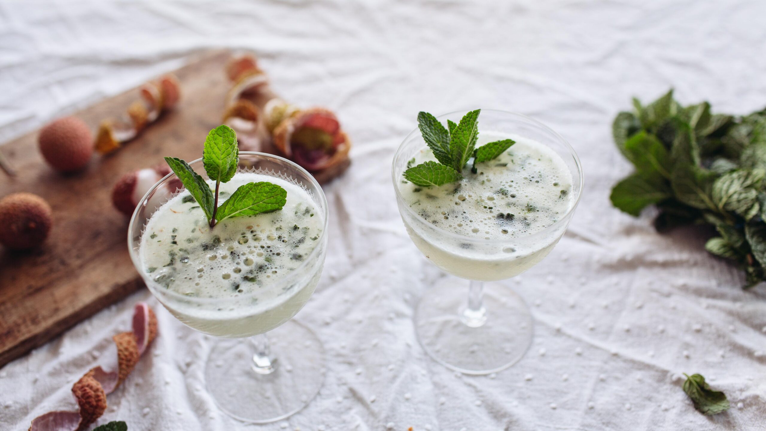 Refreshing Lychee-Mint Champagne Recipe for Summer Sipping