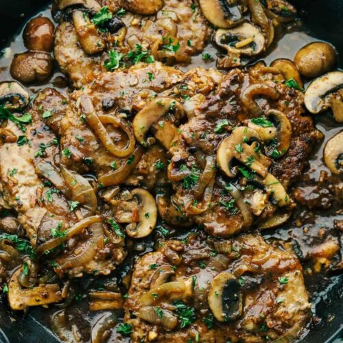 Minute Steak With Wine, Mushrooms and Onion