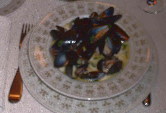 Indulge in Mussels in Wine and Cream Recipe Today!