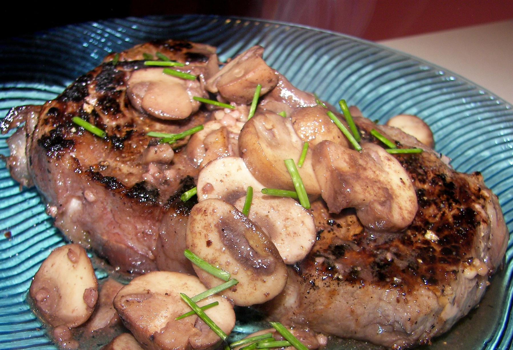  Pair this red wine steak with a glass of your favorite Cabernet Sauvignon.