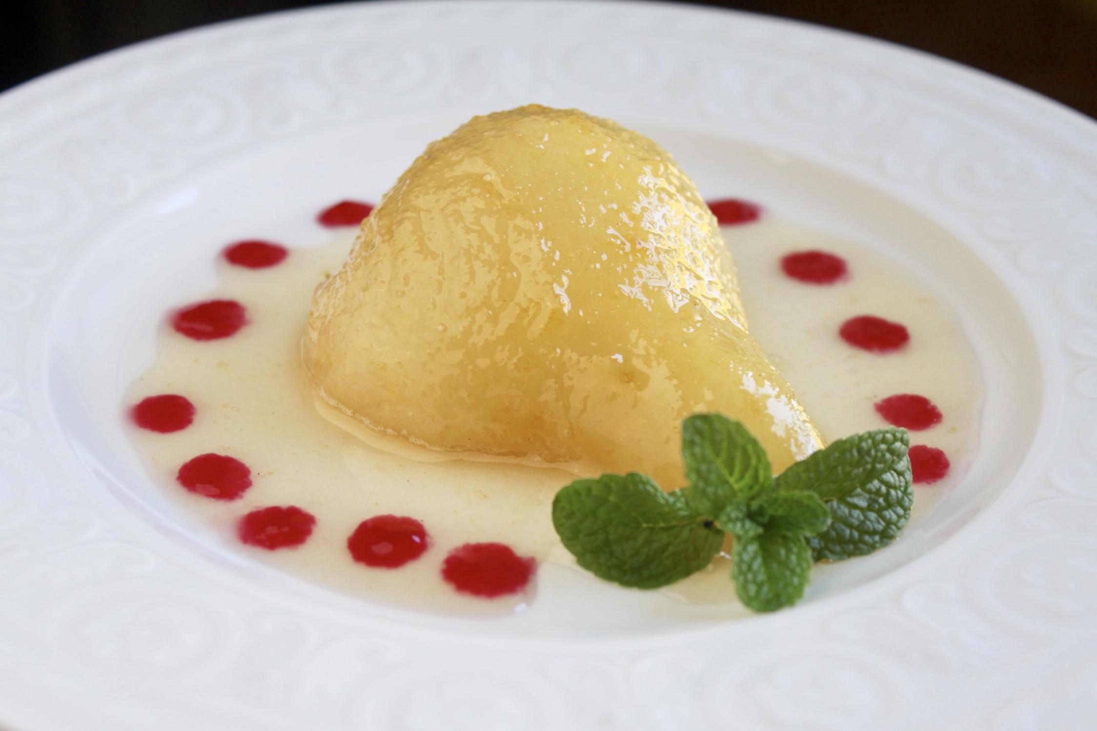 Poached Pears in White Wine: A Delectable Dessert Delight