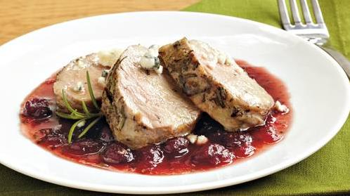 Impress Your Guests with Pork Tenderloin in Cranberry Sauce