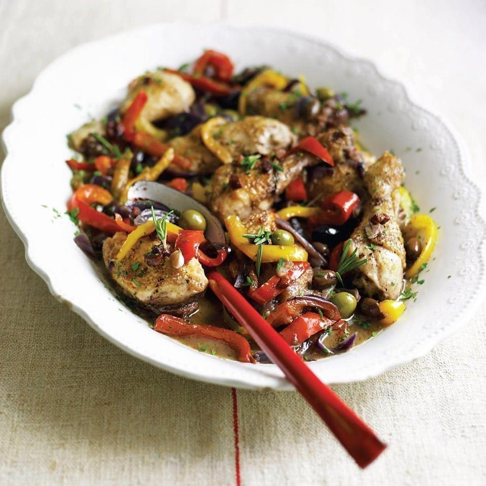 Red Wine Chicken With Peppers and Olives (Oamc)