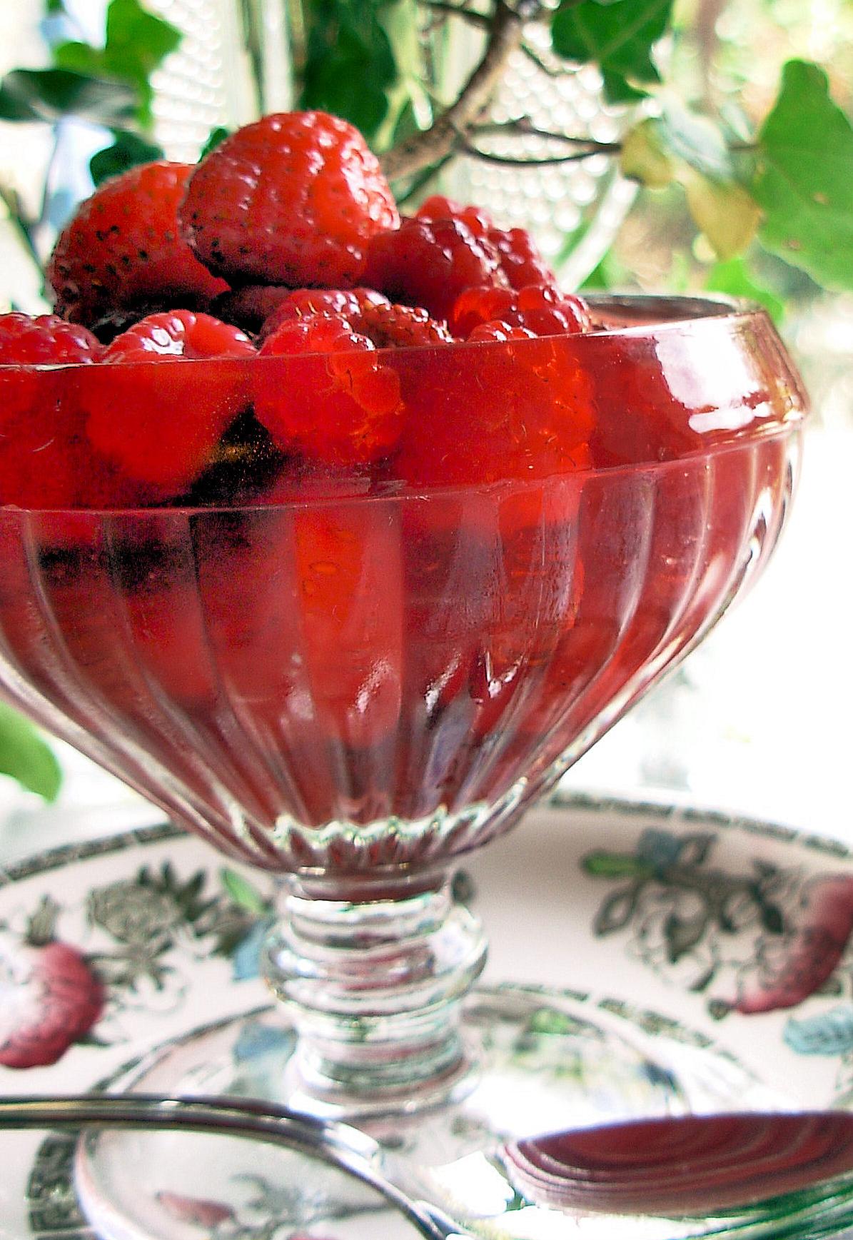  Rosy Rosé Berries: the perfect dessert for your summer alfresco dinner party.