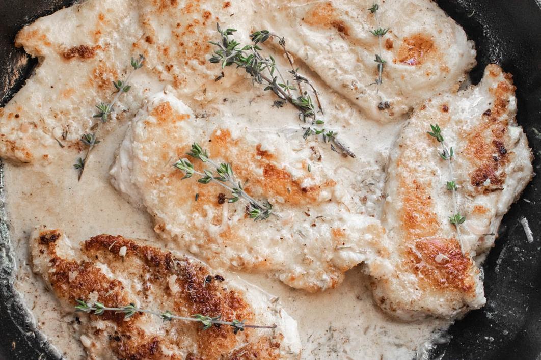  Satisfy all your taste buds with our breaded chicken with wine cream sauce