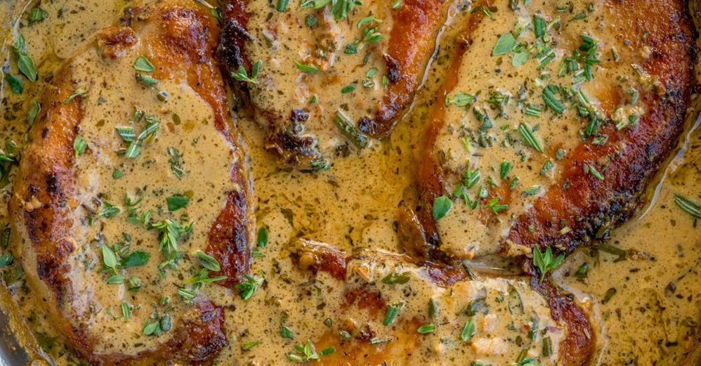  Say goodbye to boring pork chops with this flavor-packed recipe.