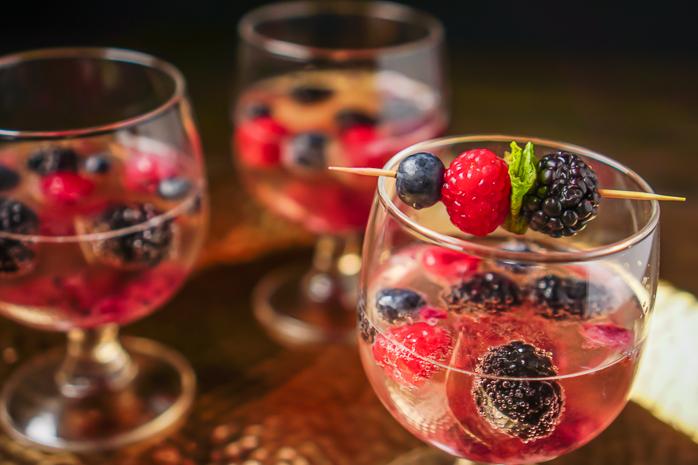  Simple, sweet, and refreshing – this Berry Champagne Soda is perfect for any occasion.