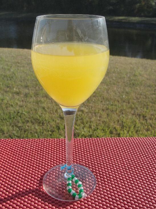  Sip some sunshine with this Pineapple Wine Cooler recipe!
