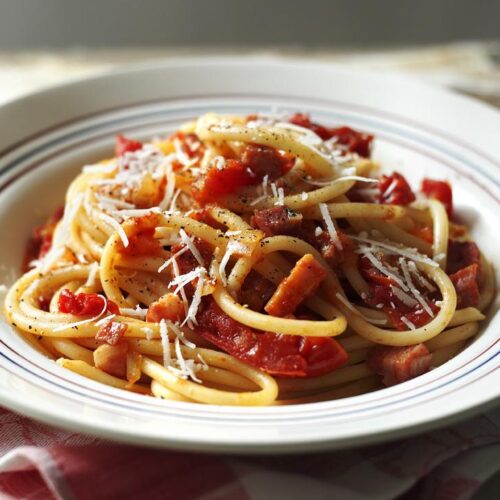 Spaghetti with Bacon, Tomatoes And Wine