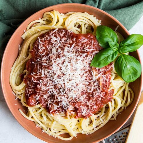 Spaghetti With Red Wine and Rosemary Marinara Sauce