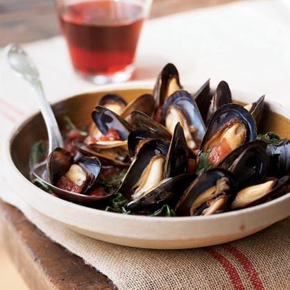  Succulent mussels that will make your taste buds dance in delight.
