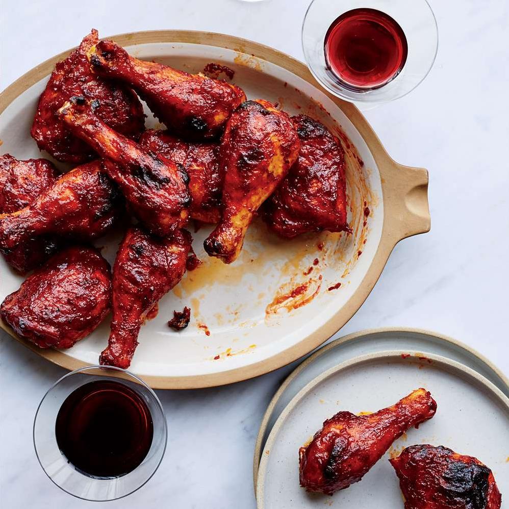  Tender chicken with a BBQ sauce made with wine
