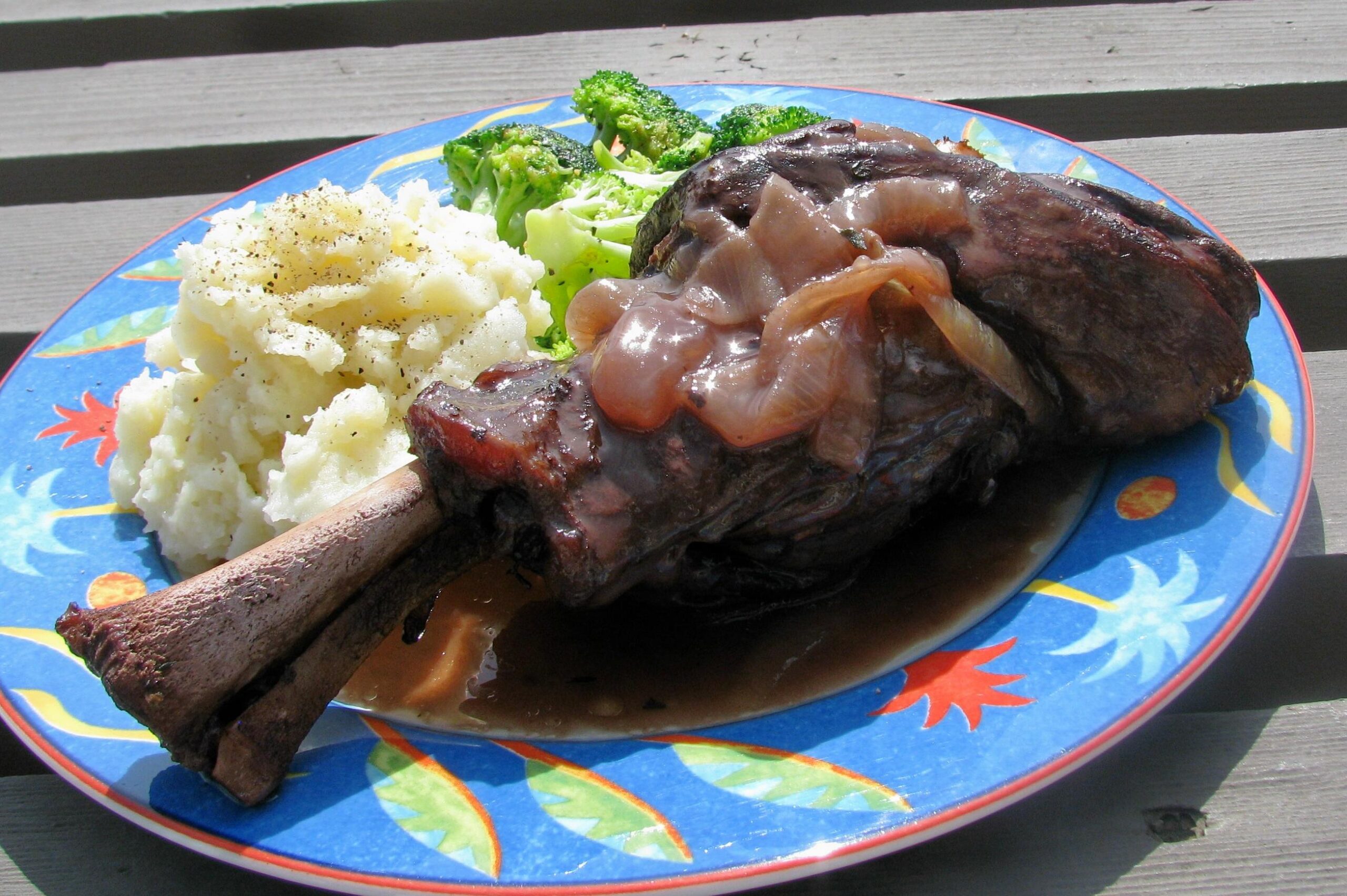  Tender, fall-off-the-bone lamb shanks in a rich red wine sauce