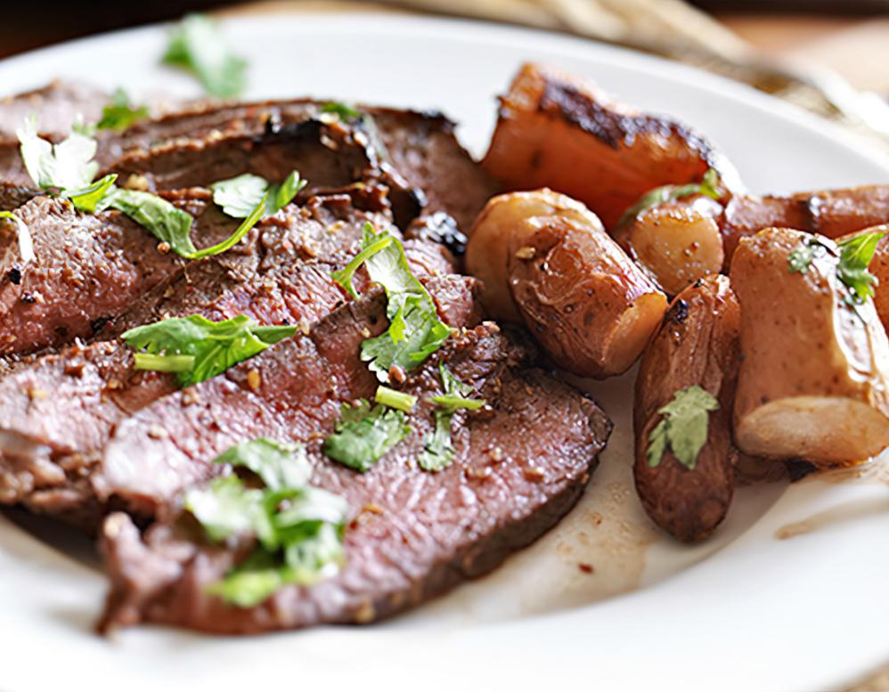  Tender, juicy flank steak drenched in a mouthwatering red wine sauce!